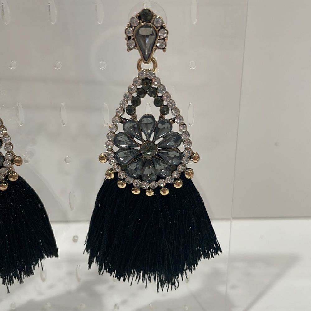 Black gray rose gold dangle crystal rhinestone tassel chandelier earrings - Picture 2 of 4